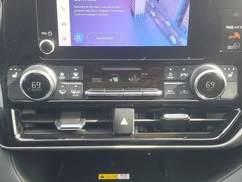 Used 2023 Toyota Highlander LE image 31