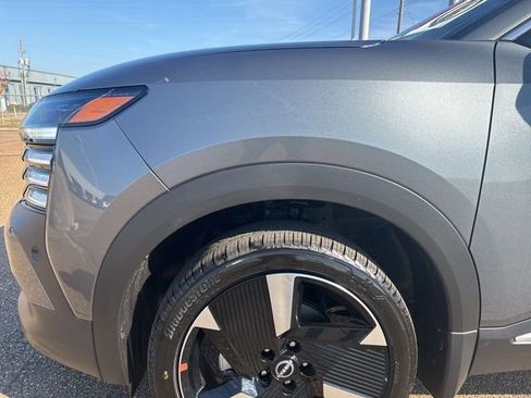 New 2026 Nissan Kicks SR w/ SR Premium Package image 7