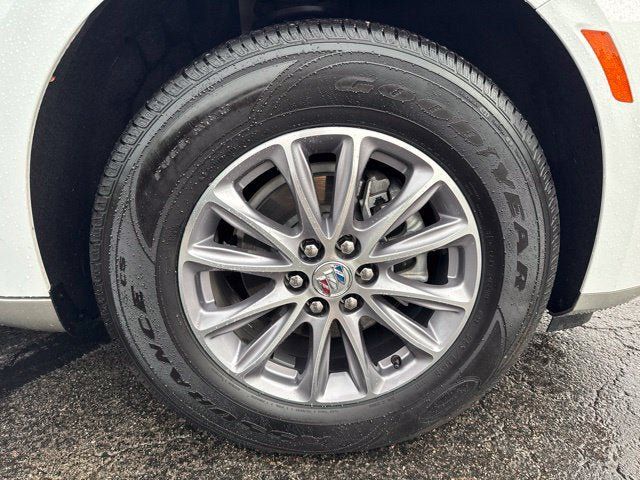 Used 2024 Buick Enclave Essence FWD image 30