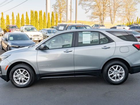 Used 2023 Chevrolet Equinox LS AWD/4WD image 8