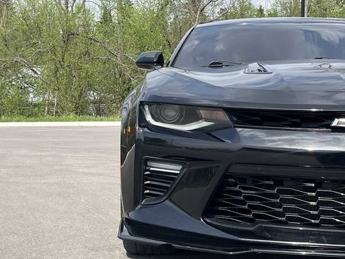 Used 2018 Chevrolet Camaro SS RWD image 22