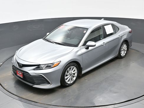 Used 2023 Toyota Camry LE image 33