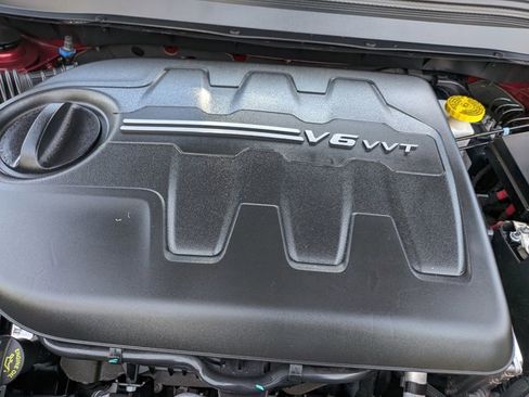 Used 2019 Jeep Cherokee Trailhawk image 22