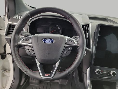 Used 2024 Ford Edge ST w/ Equipment Group 401A AWD/4WD image 5