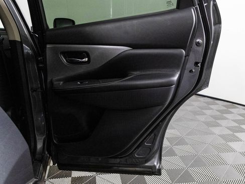 Used 2019 Nissan Murano S image 36