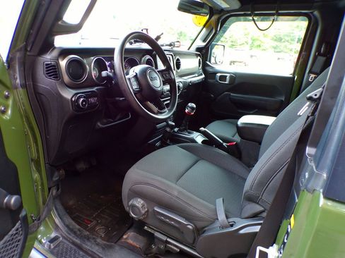 Used 2021 Jeep Wrangler Sport AWD/4WD image 13