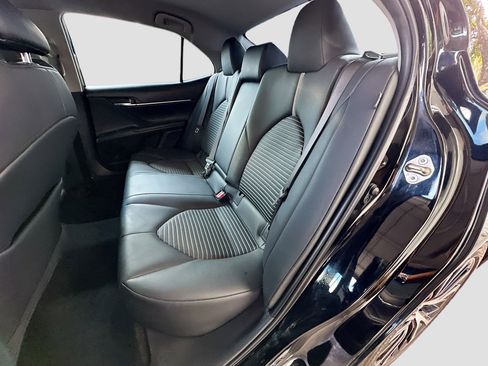 Used 2020 Toyota Camry SE image 22