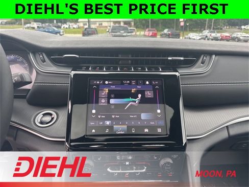 New 2025 Jeep Grand Cherokee L Altitude image 23