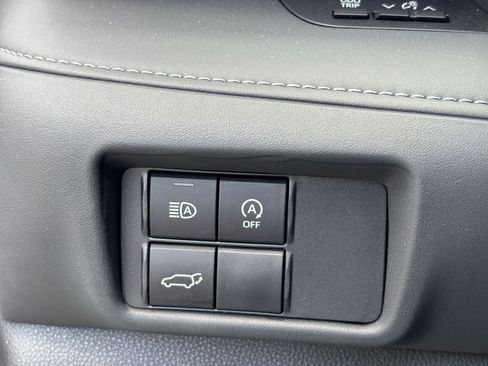 Used 2025 Toyota Highlander XSE AWD/4WD image 23