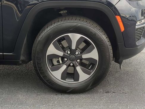 Used 2024 Jeep Grand Cherokee Limited 4xe image 10