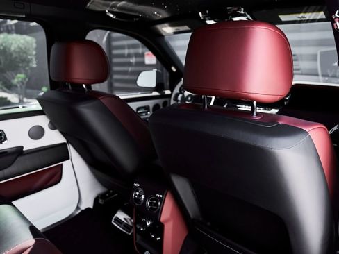 Used 2026 Rolls-Royce Cullinan AWD/4WD image 44