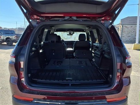 Certified 2025 Jeep Grand Cherokee L Laredo image 15