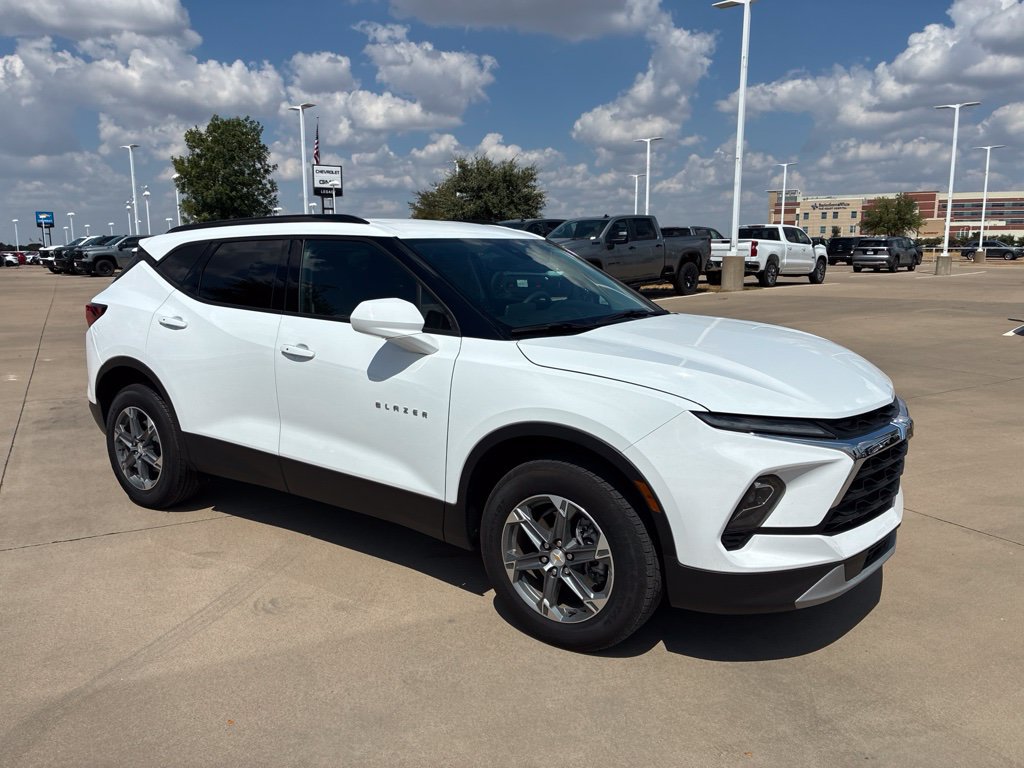 Used 2024 Chevrolet Blazer LT w/ Convenience Package FWD image 5