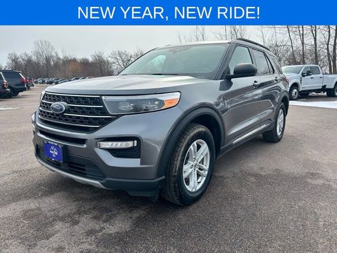 Certified 2021 Ford Explorer XLT w/ Equipment Group 202A image 10