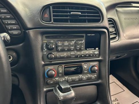 Used 1998 Chevrolet Corvette Coupe w/ Roof Pkg RWD image 22