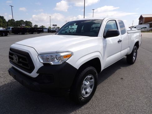 Used 2020 Toyota Tacoma SR image 56