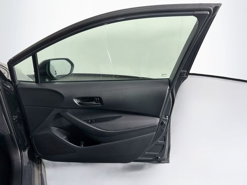 Used 2026 Toyota Corolla LE FWD image 31