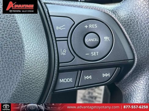 Used 2025 Toyota RAV4 LE AWD/4WD image 26