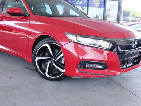 Used 2018 Honda Accord Sport image 2