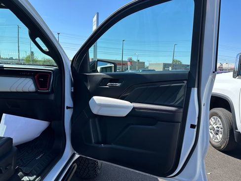 Used 2023 GMC Canyon AT4X AWD/4WD image 19