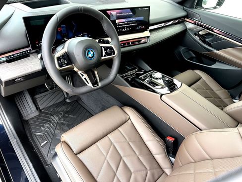 New 2026 BMW 550e xDrive w/ Executive Package image 13