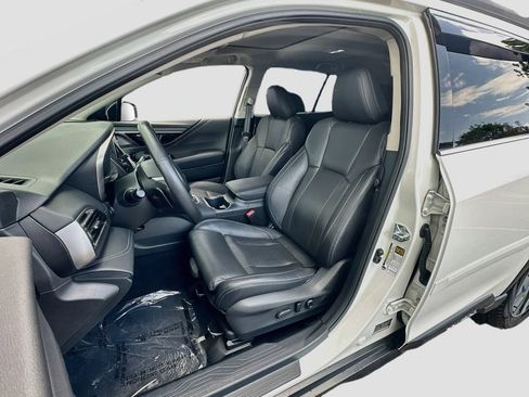 Used 2025 Subaru Outback Touring XT AWD/4WD image 22