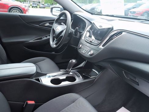 Used 2019 Chevrolet Malibu LT FWD image 7