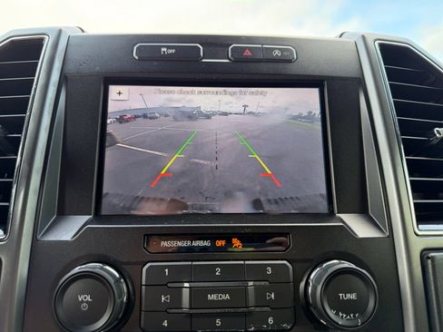 Used 2019 Ford F150 XLT w/ Equipment Group 302A Luxury AWD/4WD image 18