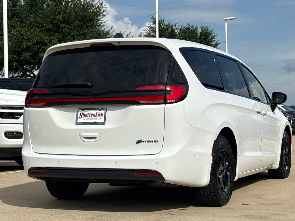 Used 2024 Chrysler Pacifica Limited FWD image 9