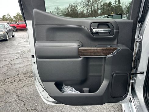 Used 2019 GMC Sierra 1500 SLE w/ SLE Value Package image 22