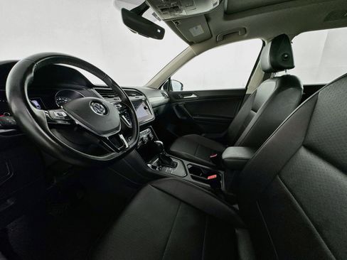 Used 2019 Volkswagen Tiguan SE w/ Panoramic Sunroof Package FWD image 20