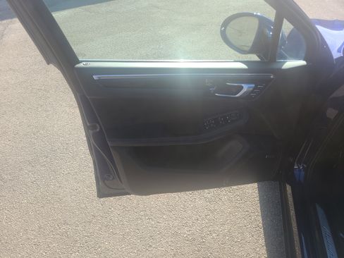 Used 2023 Porsche Macan S image 15