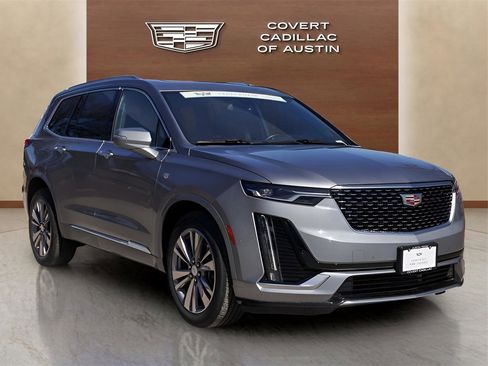 Used 2025 Cadillac XT6 Premium Luxury image 6