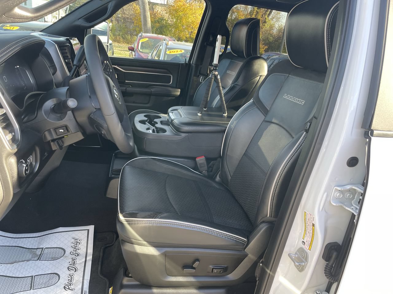 Used 2026 RAM 2500 Laramie AWD/4WD image 11
