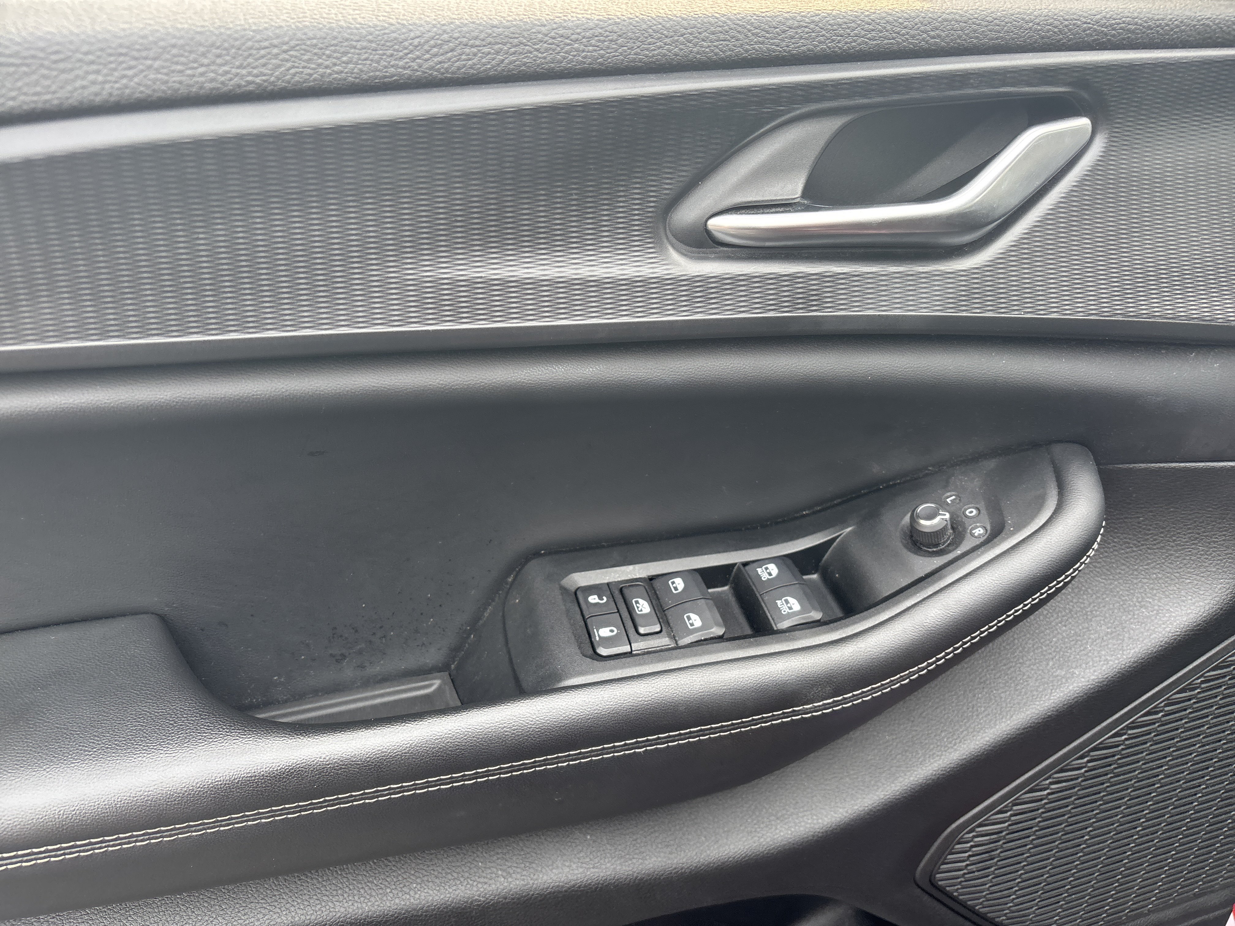 Used 2023 Jeep Grand Cherokee L Laredo AWD/4WD image 16
