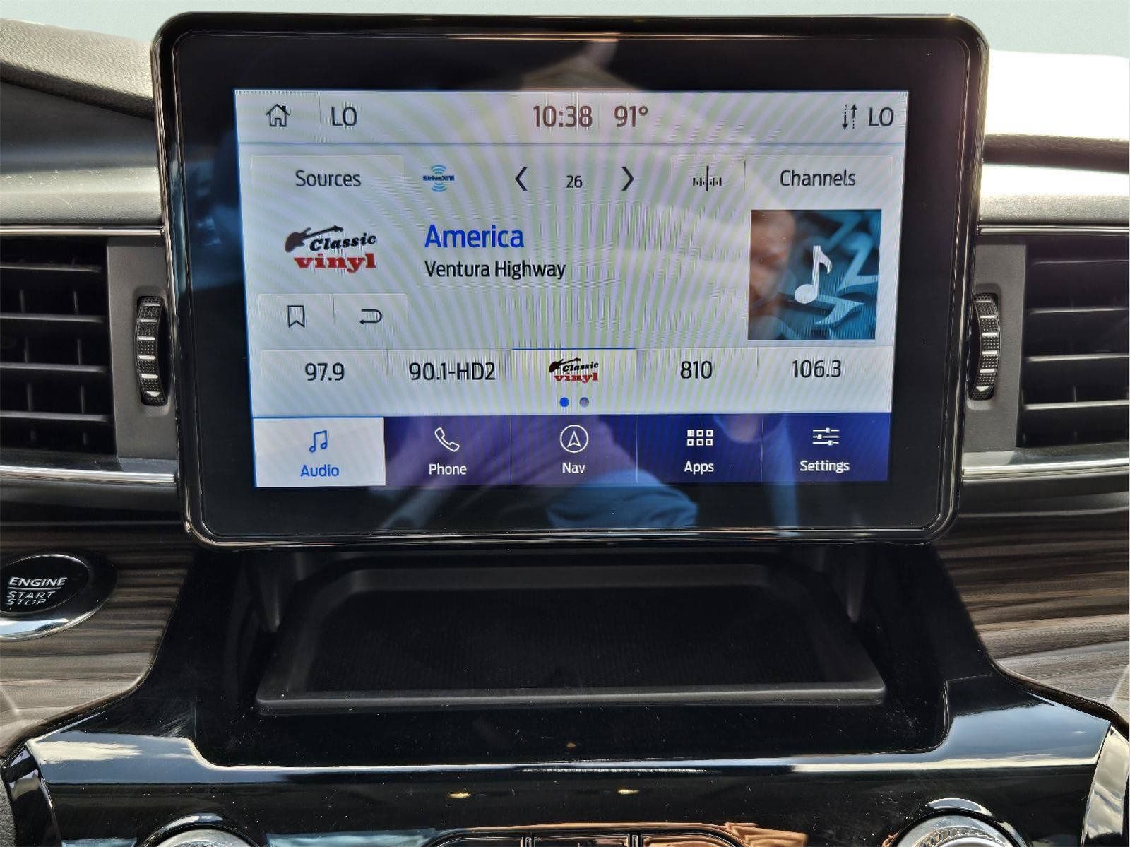 Used 2023 Ford Explorer Limited w/ Equipment Group 301A AWD/4WD image 13