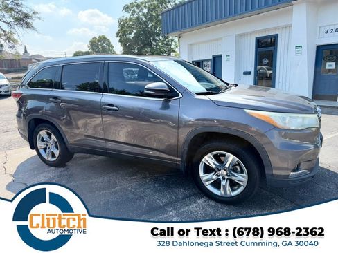 Used 2015 Toyota Highlander Limited w/ Driver Technology Package FWD image 5