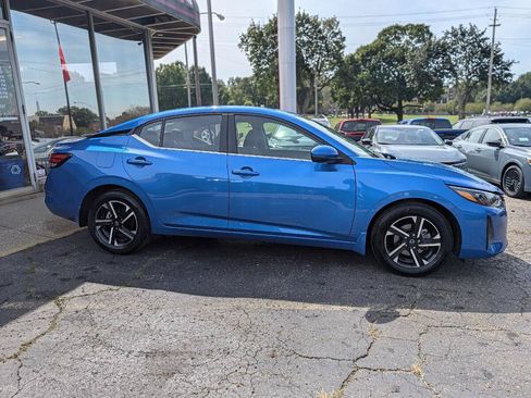 Used 2024 Nissan Sentra SV FWD image 12