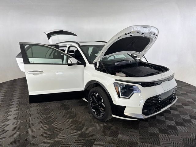 Certified 2023 Kia Niro Wave FWD image 14