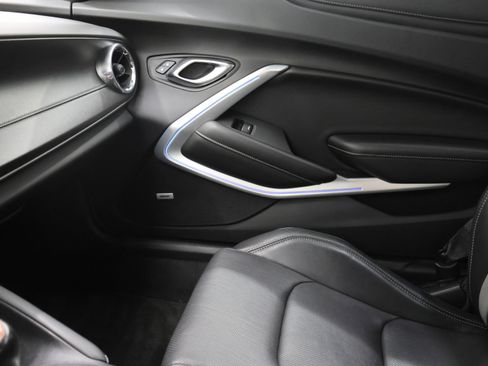 Used 2019 Chevrolet Camaro SS RWD image 12