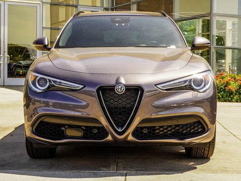 Used 2023 Alfa Romeo Stelvio Ti AWD/4WD image 7