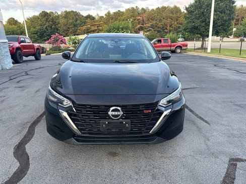 Used 2025 Nissan Sentra SR FWD image 2
