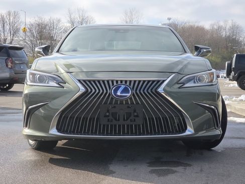Used 2020 Lexus ES 300h w/ Premium Package image 3