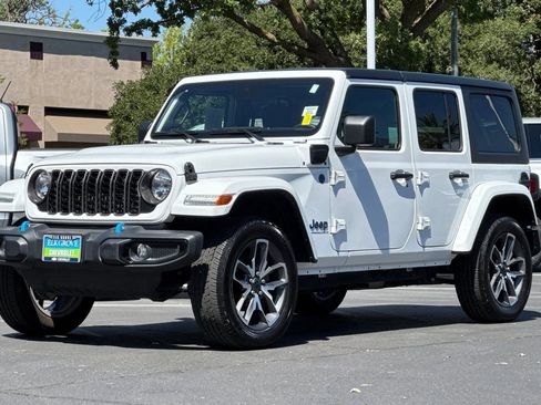 Used 2024 Jeep Wrangler Unlimited AWD/4WD image 7
