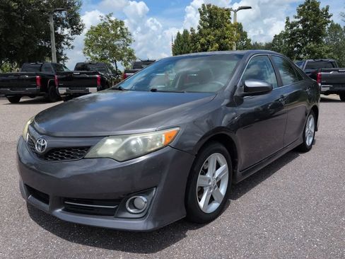 Used 2012 Toyota Camry SE FWD image 2