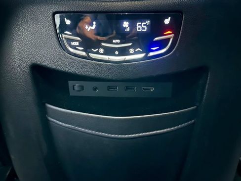 Used 2018 Cadillac Escalade ESV Premium Luxury AWD/4WD image 52