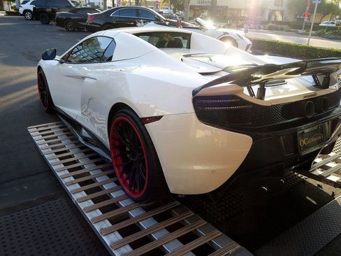 Used 2015 McLaren 650S Spider image 29