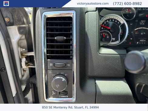 Used 2018 RAM 1500 Laramie w/ Convenience Group AWD/4WD image 30