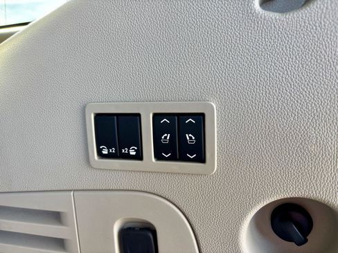 Used 2018 Cadillac Escalade Luxury image 15