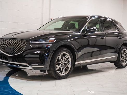 Used 2025 Genesis GV70 2.5T AWD/4WD image 4